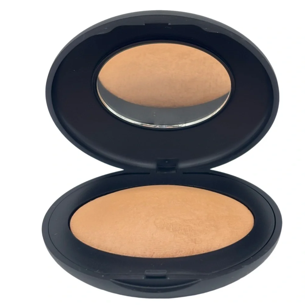 NWB Laura Gellar Baked Elements Foundation in Deep - .19oz